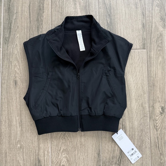 ALO Yoga Jackets & Blazers - ALO Yoga Black In Motion Vest
